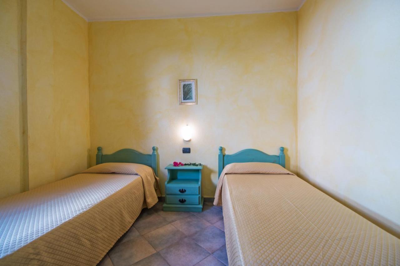 Residenza Gli Ontani Hotel Orosei Ngoại thất bức ảnh