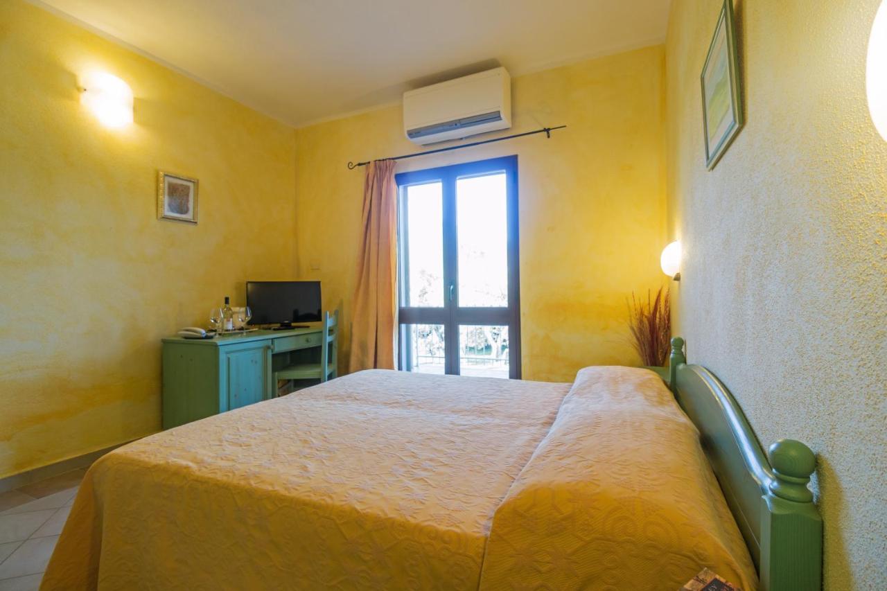 Residenza Gli Ontani Hotel Orosei Ngoại thất bức ảnh